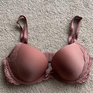 Victoria’s Secret mauve push up bra 34C
